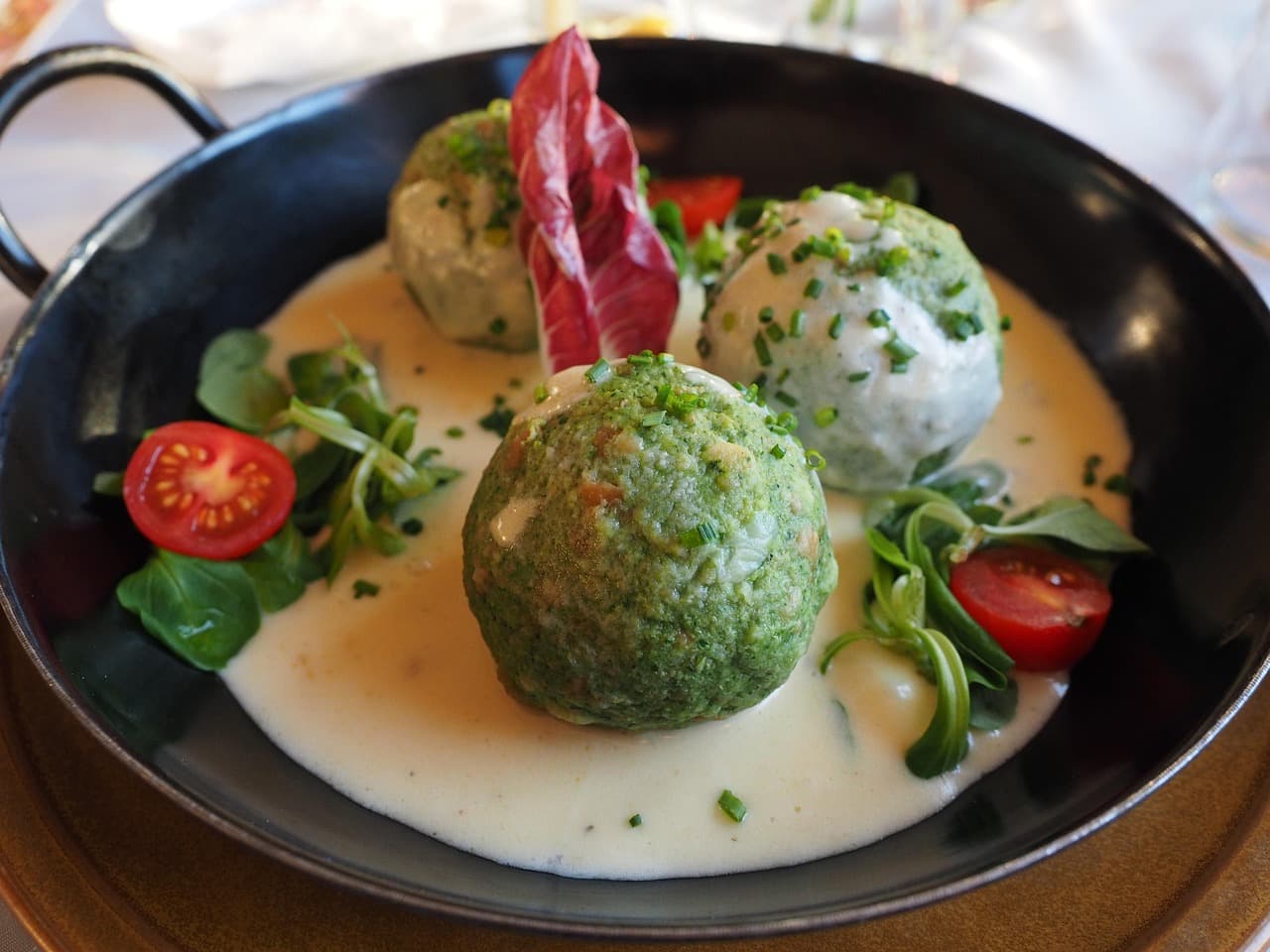 Vegetarische Spinatknödel: Ein Herzhaftes Alpenländisches Gericht - Schritt 1